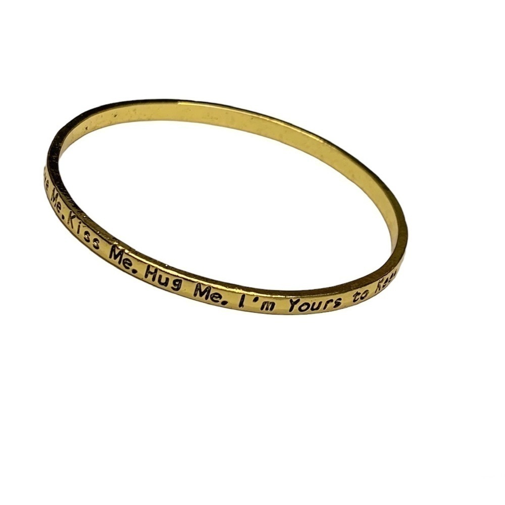 Hug me kiss me love bracelet